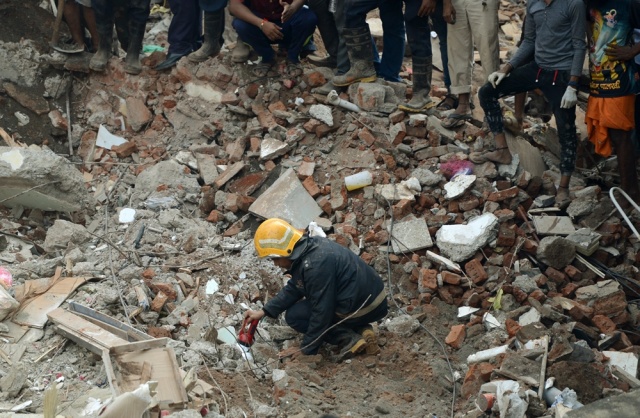 12 muertos tras derrumbe de un edificio en la India