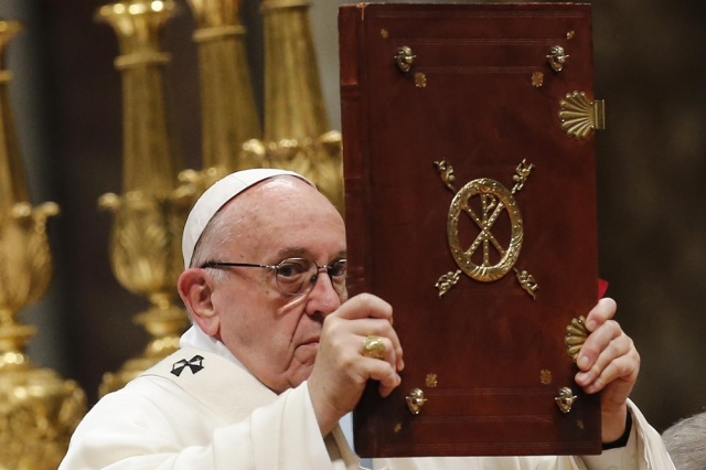 Papa Francisco pidió defender y proteger a migrantes y refugiados