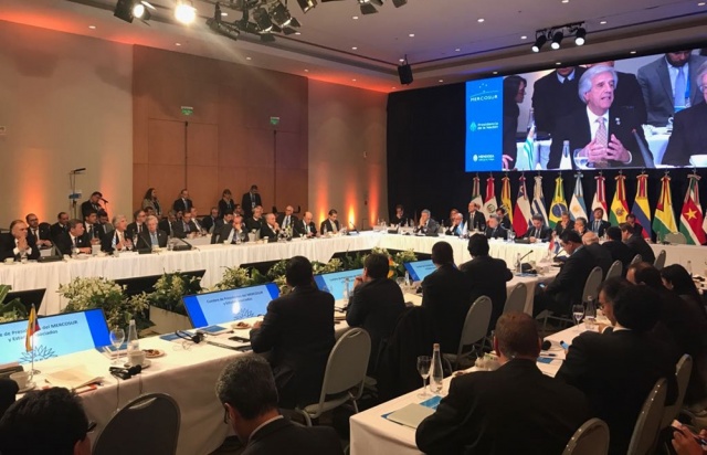 Analista alerta sobre las ventajas y riesgos del acuerdo UE-Mercosur