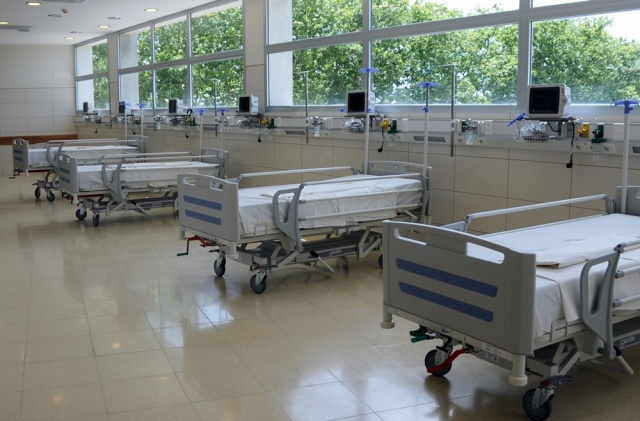 Una joven muere tras ser ignorada por servicios de emergencia — Francia