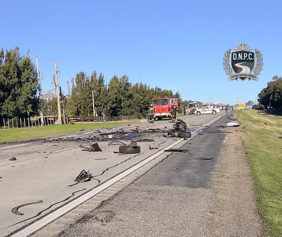 Un choque frontal entre dos camionetas en la ruta 12 dejó como saldo ...