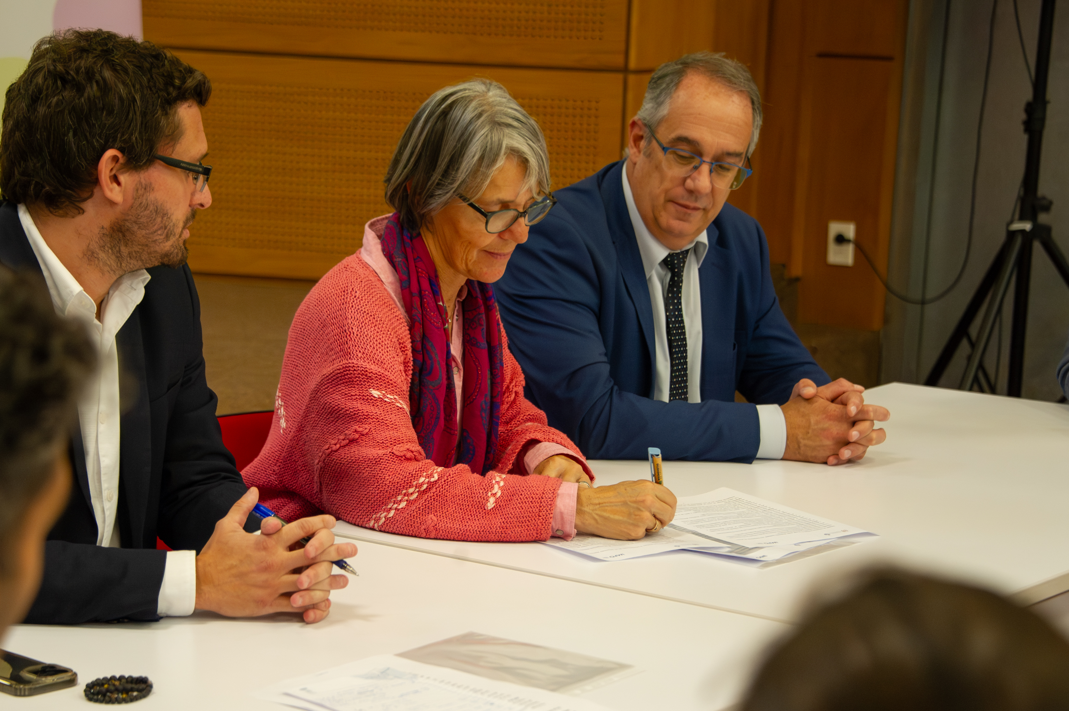 El IMPO y la Institución de Derechos Humanos firmaron un convenio para ...