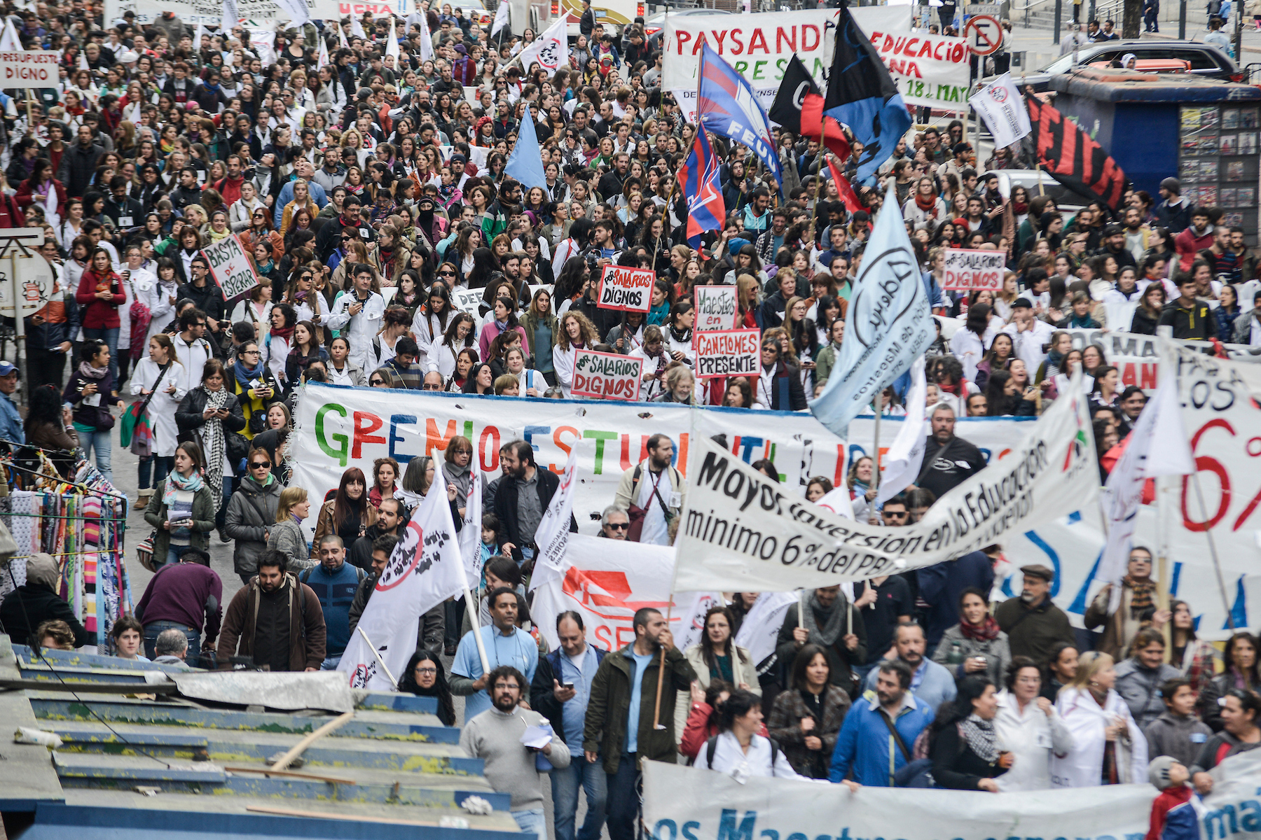 Docentes de Secundaria de Montevideo realizará paros de 24 horas en ...