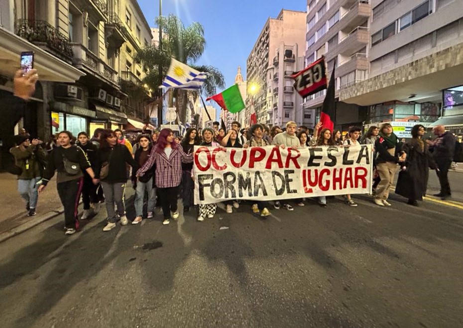 ADES Montevideo extendió el paro hasta este viernes por el conflicto en ...