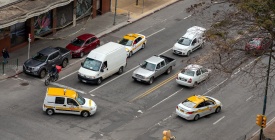 Denunciaron plataformas que ofrecen servicio de taxis irregulares y en vehculos particulares