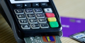 Formalizan a empresario que vend�a ropa falsa de Valentino