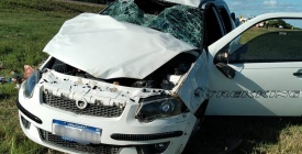 Tres personas resultaron con heridas graves tras el vuelco de una camioneta 