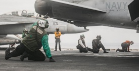 El Ej�rcito de EEUU asegura que el portaviones 'Abraham Lincoln' sigue operando pese al ataque iran�