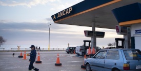 Los trabajadores de las estaciones de servicio alertan por el crecimiento del grado de violencia que registran en las rapi�as