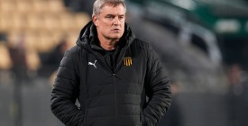 Pe�arol enfrenta esta noche a Platense 