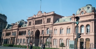 Los ministros argentinos formalizan su dimisin como paso previo a la investidura de Milei