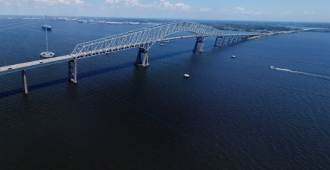 El mayor puente de Baltimore se derrumba por la colisin de un carguero contra uno de sus pilares