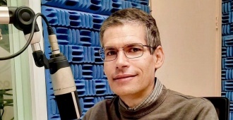 No es un d�a com�n para Radio Monte Carlo. Hoy hace mutis por el foro  una de la voces m�s emblem�ticas de la radiodifusi�n uruguaya 