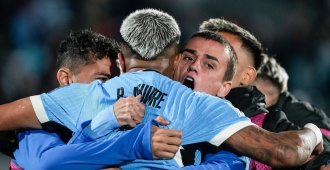 Uruguay venci a Venezuela por 2 a 0 y acaricia la clasificacin