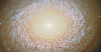 Hubble captura una galaxia desconcertante