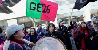 Estudiantes del IPA se movilizan frente al MEC reclamando ms recursos 