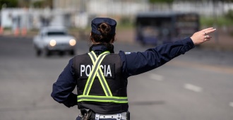 Dos jvenes de 15 y 24 que viajaban en moto fallecieron tras chocar contra una columna