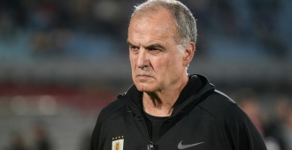 Marcelo Bielsa seguir al frente de la Celeste
