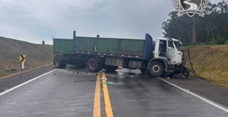 Accidente frontal entre dos camiones con remolque dej� un fallecido en Lavalleja