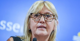 Yamand� Orsi firm� un decreto que fija tiempos de espera �claros y exigibles�, inform� Cristina Lustermerg