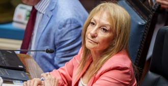 Para Carolina Cosse, la liberaci�n del paquete accionario de las empresas p�blicas debe ser discutida en el �mbito colectivo