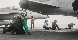 El Ej�rcito de EEUU asegura que el portaviones 'Abraham Lincoln' sigue operando pese al ataque iran�