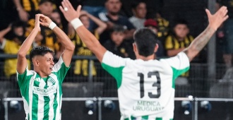 Pe�arol perdi� la cima de la tabla 