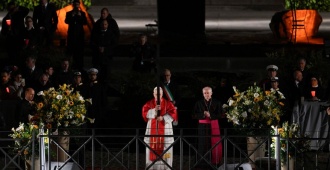 El Papa Le�n XIV presidi� su primer V�a Crucis con un acento contra la guerra y el abuso de poder