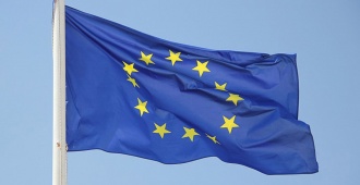Bruselas reafirma compromiso con EEUU pero mantiene "todas las opciones abiertas" ante amenaza de aranceles