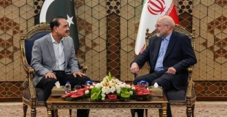 Ir�n avisa a EEUU que no renunciar� a sus derechos mientras mantiene conversaciones de alto nivel con Pakist�n