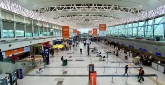 Se cancelaron y suspendieron vuelos en Ezeiza por la niebla 