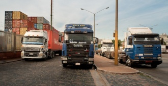 Transportistas de carga realizan un paro general contra la nueva gu�a electr�nica obligatoria