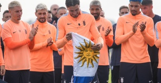 Uruguay empat� en su debut mundialista ante Arabia Saudita