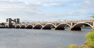 Reclaman la construcci�n de un segundo puente sobre el R�o Yaguar�n y alertaron por el deterioro del Mau�