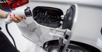 EEUU anuncia 3.160 millones para fabricar baterías de vehículos eléctricos