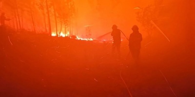 Evacuadas unas 1.400 personas por un incendio forestal en el suroeste de Portugal