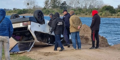 Dos personas ahogadas dentro de un veh�culo extra�do de las aguas del arroyo en la zona de la Alameda en San Carlos