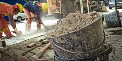 Comenzaron las obras en veredas de 8 de Octubre entre Bv. Jos� Batlle y Ord��ez y Pan de Az�car