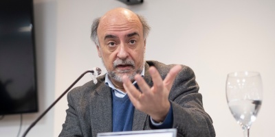 El ministro de Trabajo asegur� que �si prospera el plebiscito contra la reforma jubilatoria el sistema de previsi�n social colapsar� totalmente� 