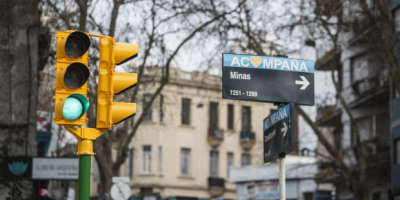 Est� en funcionamiento un nuevo sem�foro en Minas y Constituyente