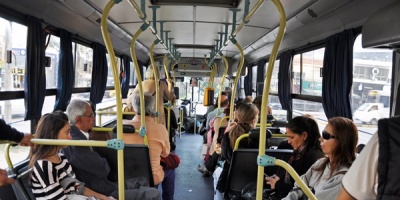 �mnibus de CUTCSA fue da�ado por hinchas de Pe�arol
