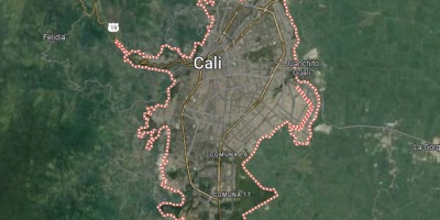 Al menos un muerto tras estrellarse una avioneta en el centro de la ciudad colombiana de Cali