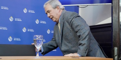 El ministro del Interior neg� la existencia de una investigaci�n policial paralela para informar al ex senador Gustavo Penad�s