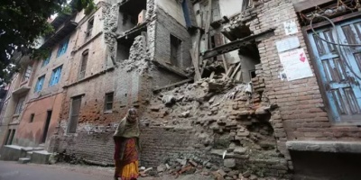 Aumentan a 143 los muertos por un terremoto de magnitud 6,4 en Nepal