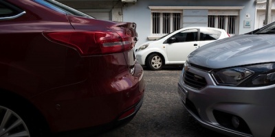 Queda prohibido estacionar del lado Norte de la calle San Jos�, entre Florida y Carlos Quijano