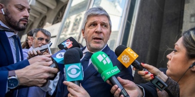 Balbi dijo ante el fiscal que consider� irrelevante informarle a Ache por qu� y para qui�n tramitaba el env�o de un pasaporte en valija diplom�tica 