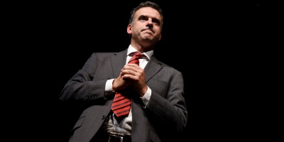 �Las instituciones son sagradas y se puede gobernar con instituciones fuertes, no con amigos...los amigos son para otra cosa�, dijo Orsi.