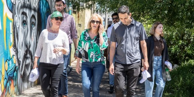 La intendente de Montevideo Carolina Cosse recorri� las obras viales realizadas en el barrio de La Teja, en Plaza Lafone e instituciones educativas de la zona