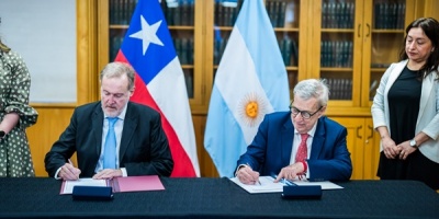 Chile y Argentina firman un tratado de extradicin