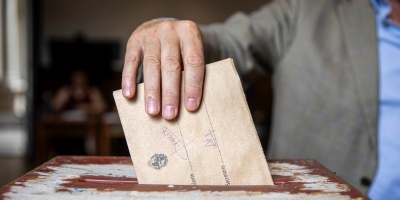 Si las elecciones fueran el pr�ximo domingo el 42% votar�a al Frente Amplio y el 45% a la coalici�n republicana